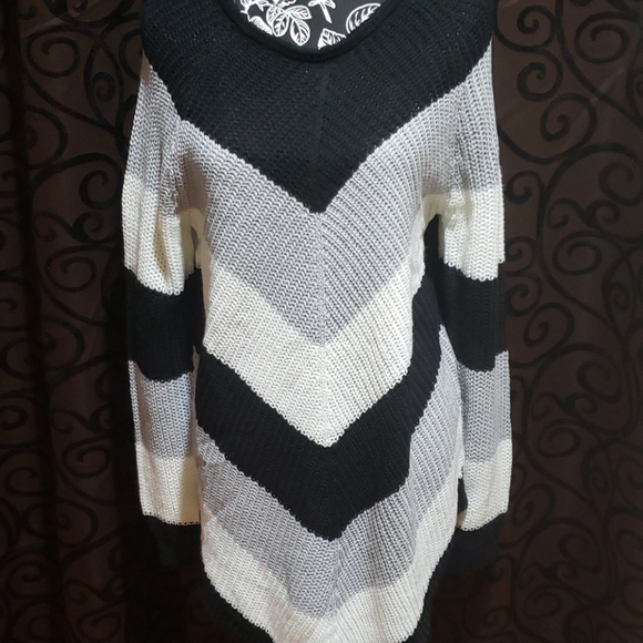 Polly & Esther PO COZY 3 Knitted Sweater - Picture 2 of 5